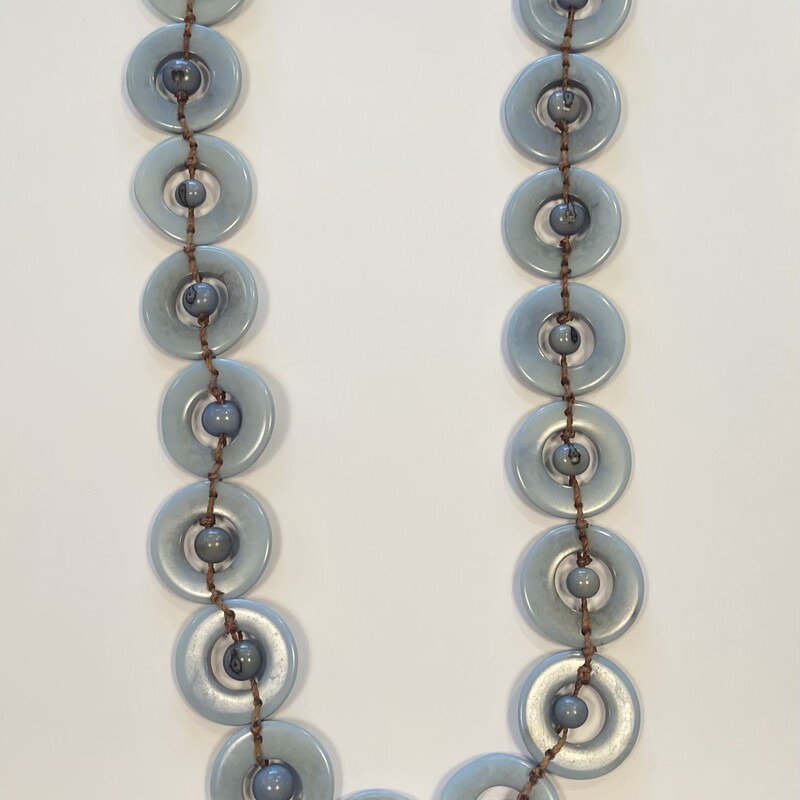 Lthr/blu Circles Necklace<br />
Gry/blue<br />
Size: Necklace