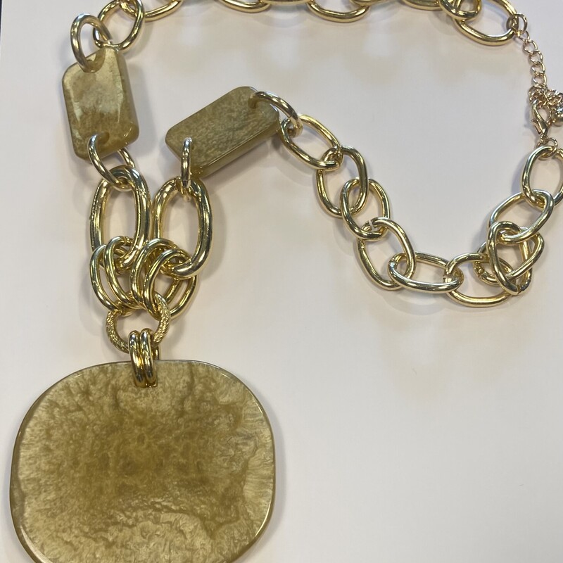 Gld Link/Gld Med Necklace<br />
Gld<br />
Size: Necklace