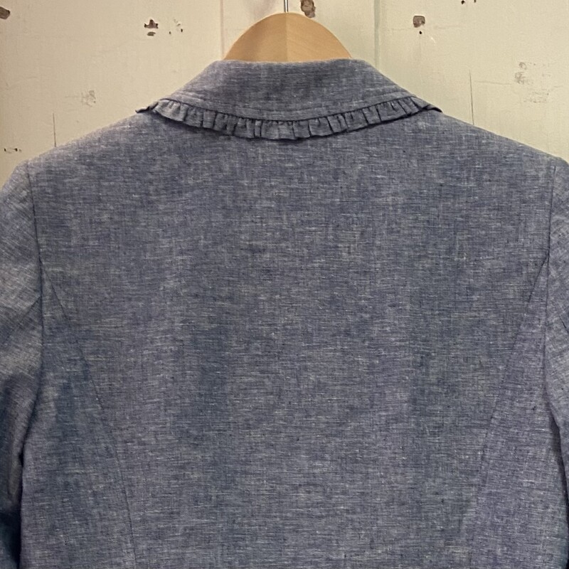 Chambr Rff Linen Blazer<br />
Chambray<br />
Size: 10 R$185