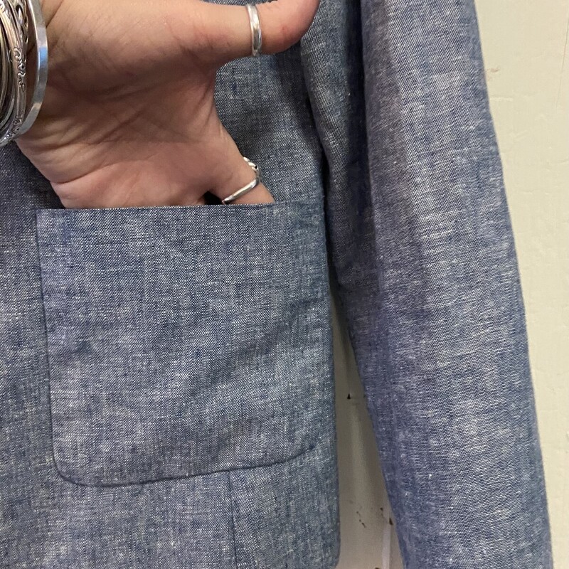 Chambr Rff Linen Blazer<br />
Chambray<br />
Size: 10 R$185