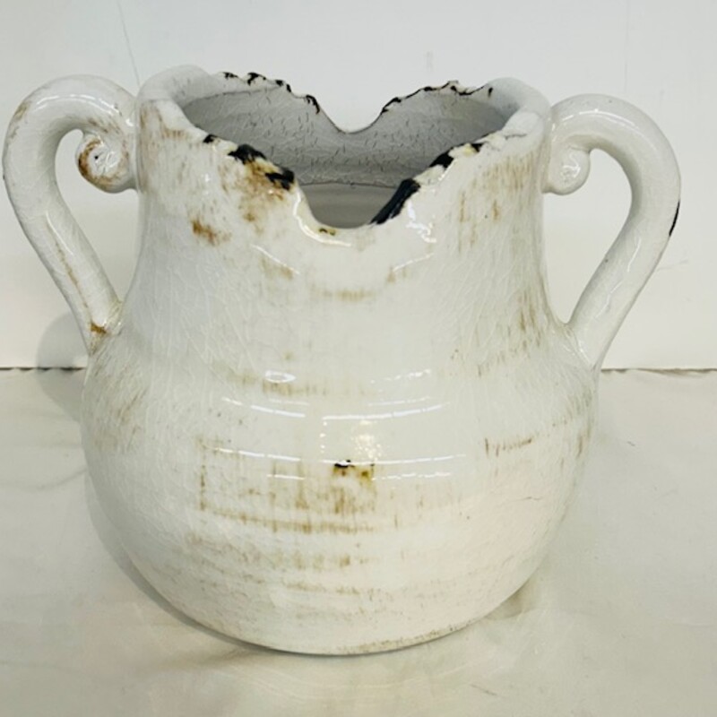 Distressed Pot W Handles