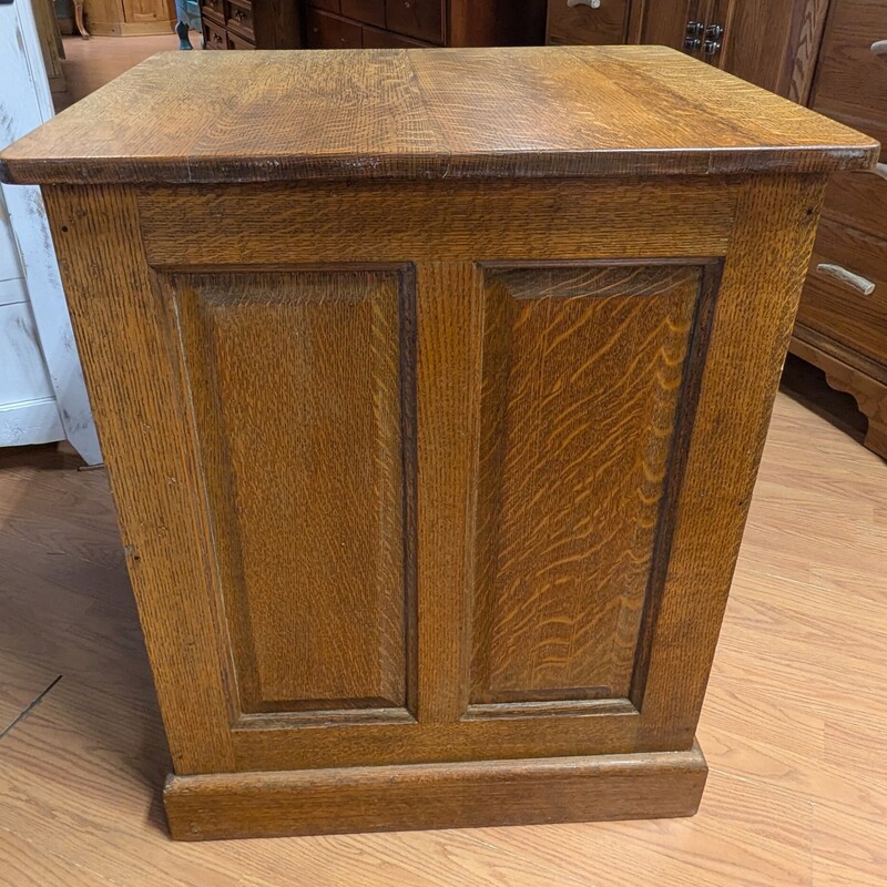 Antique 4 Drawer Office, Oak, PullOut<br />
24 x 20 x 26h