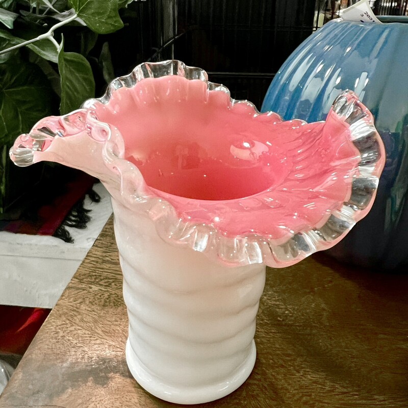 Vase Vintage Ruffled