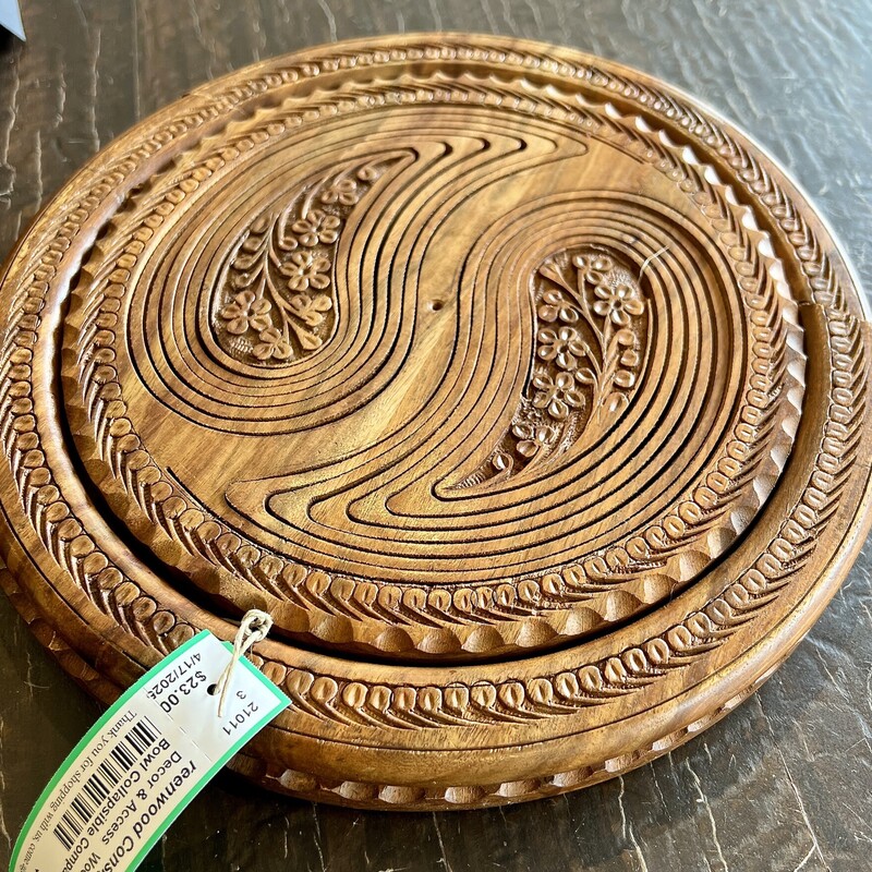 Collapsible carved wooden bowl
Size: 12Rx9H