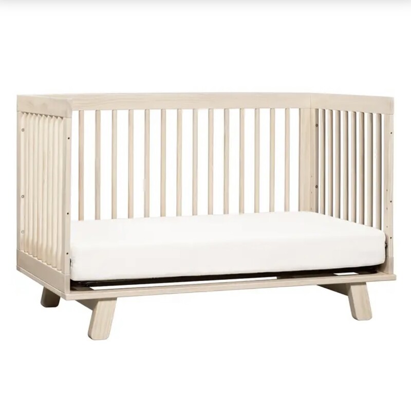 Babyletto Hudson Crib & Toddler Bed 3 in 1,<br />
Colour: Washed Natural,<br />
Year: 2020<br />
Model 4201