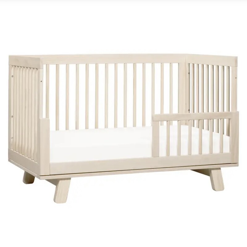 Babyletto Hudson Crib & Toddler Bed 3 in 1,<br />
Colour: Washed Natural,<br />
Year: 2020<br />
Model 4201