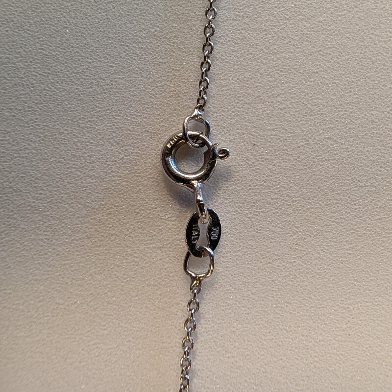18k Gold Pendant W/ 36 real diamonds<br />
16in Gold Chain