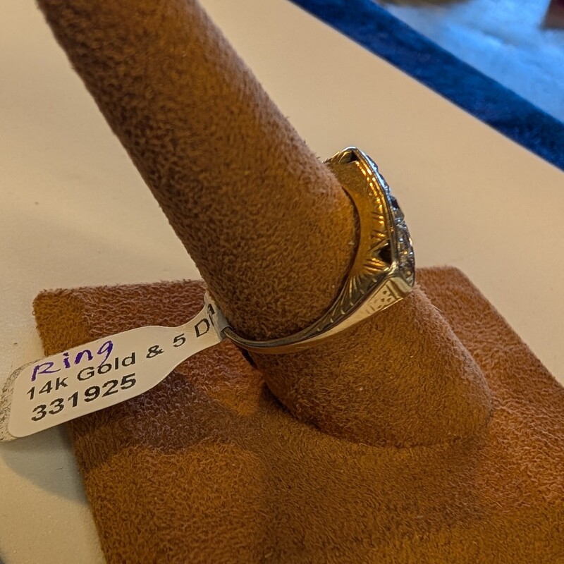 14k Gold Ring w/  5 Real Diamonds
Size 6