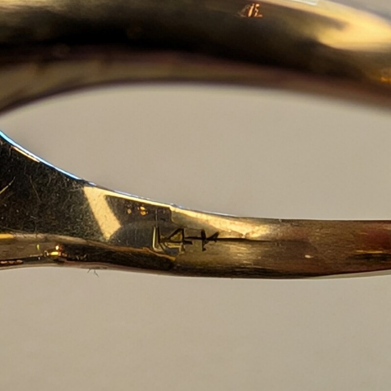 14k Gold Ring w/  5 Real Diamonds
Size 6