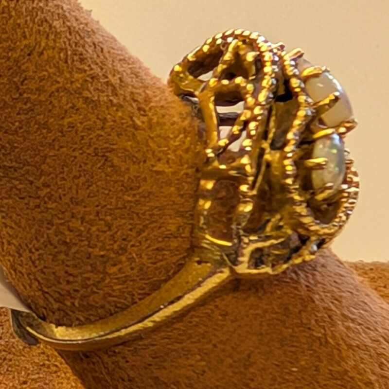 14k Gold Opal Ring
Size 7