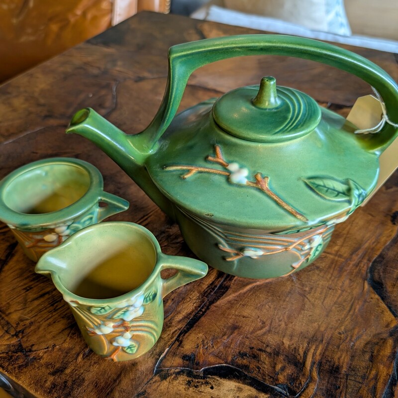 Vtg Roseville Snowberry Tea Set<br />
Green