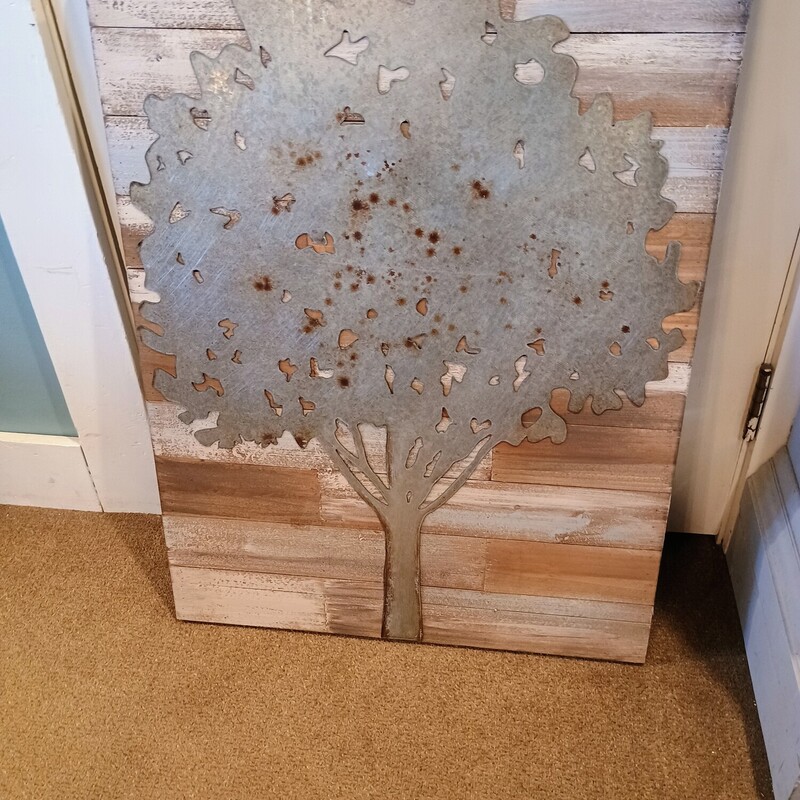 Metal Tree On Wood Pallet