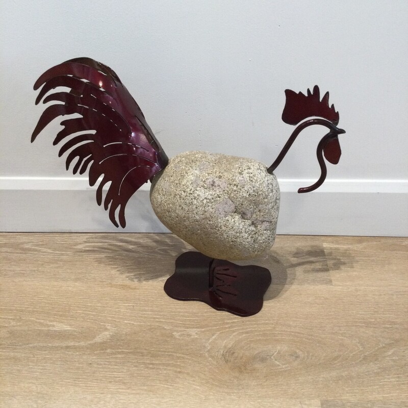 Metal & Rock Rooster,
Red/Grey,
Size: 16 X 19 In