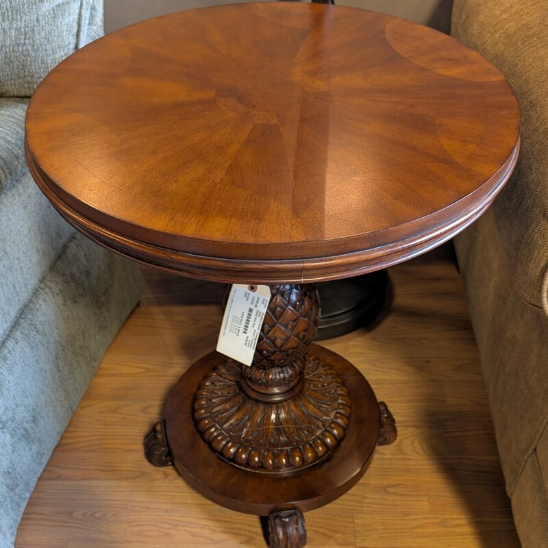 Ethan Allen Round Side Table, Pineapple
22 Round x 27h