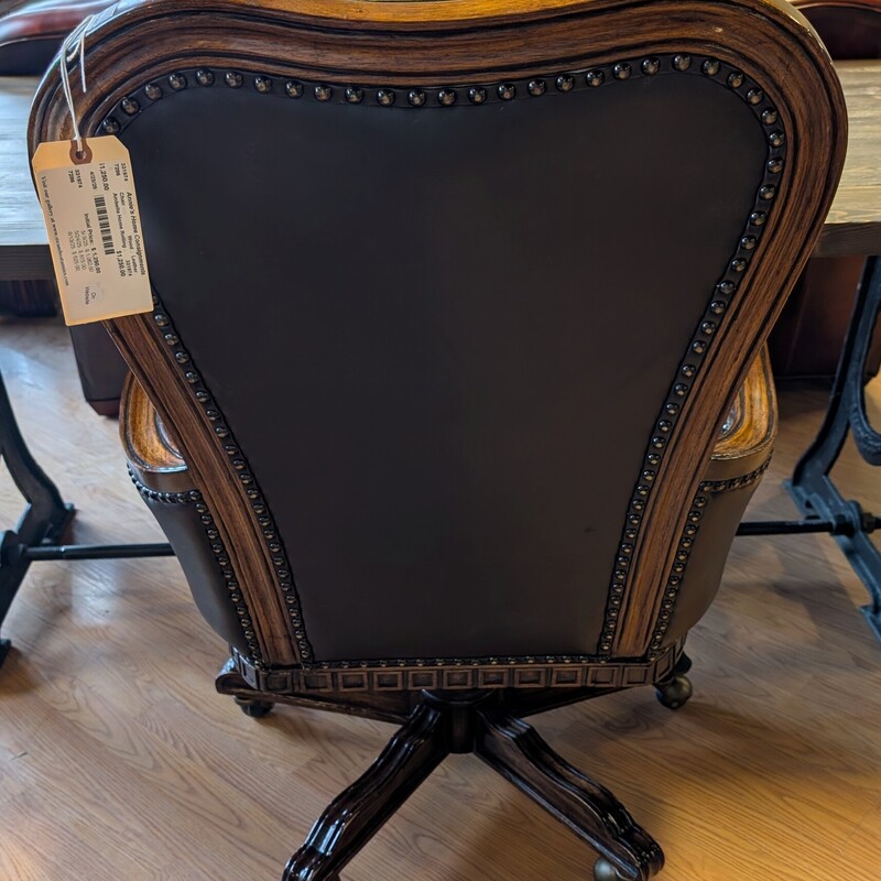 Ambella Home Rolling Wood Desk Chair
Tuffed Leather
28e x 24d x 41h