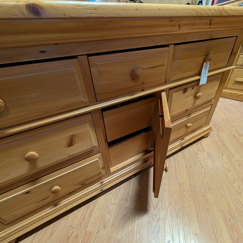 Pine 7 Drawer 1 Door w/ 2 drawers, Light Stain
70 x 19 x 34h