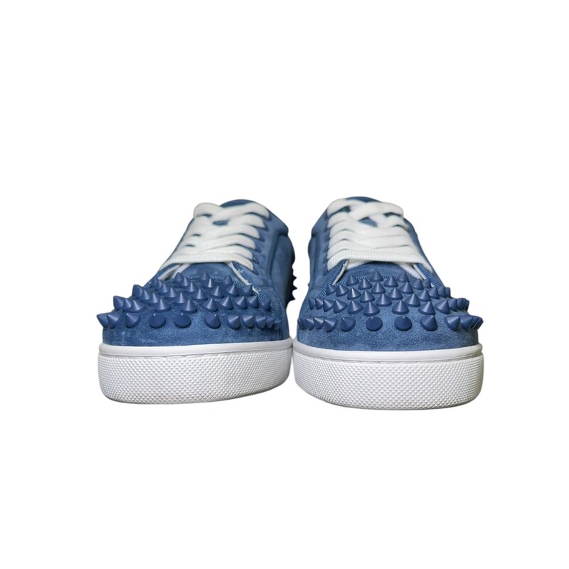 Christian Louboutin Vieira 2 Orlato Flat Spike Sneakers<br />
<br />
Size 40<br />
<br />
In excellent condition. New in box.<br />
<br />
Does come with original dust bag or box.