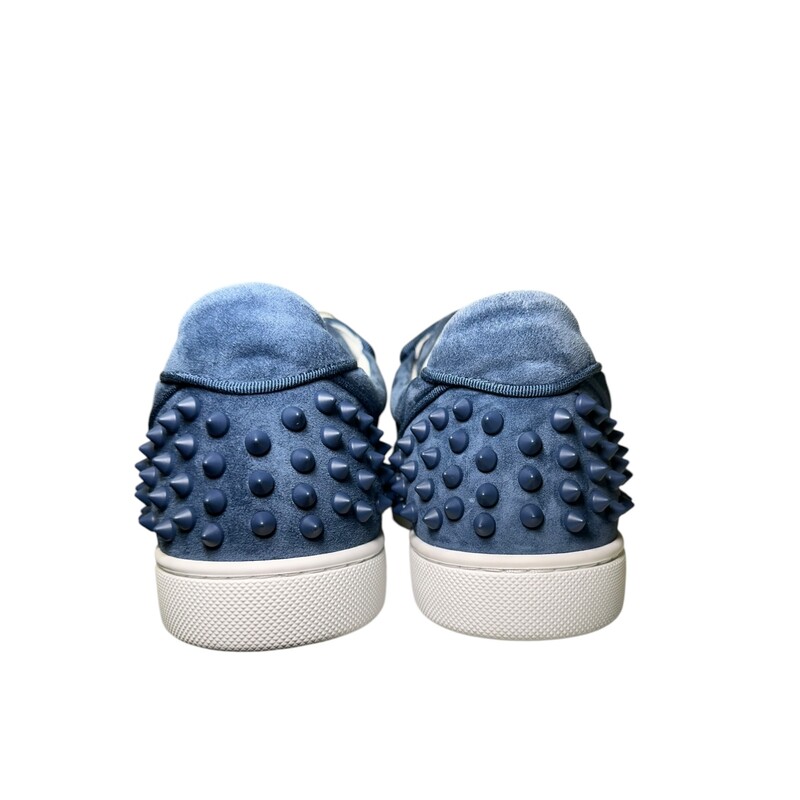 Christian Louboutin Vieira 2 Orlato Flat Spike Sneakers<br />
<br />
Size 40<br />
<br />
In excellent condition. New in box.<br />
<br />
Does come with original dust bag or box.