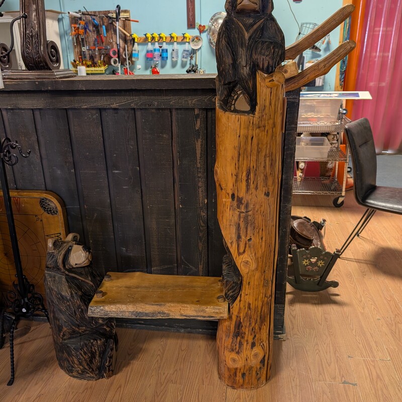 Chainsaw Bear Bench, Cute!<br />
40w + 9in with Hooks<br />
13d x 65h<br />
Seat 22w