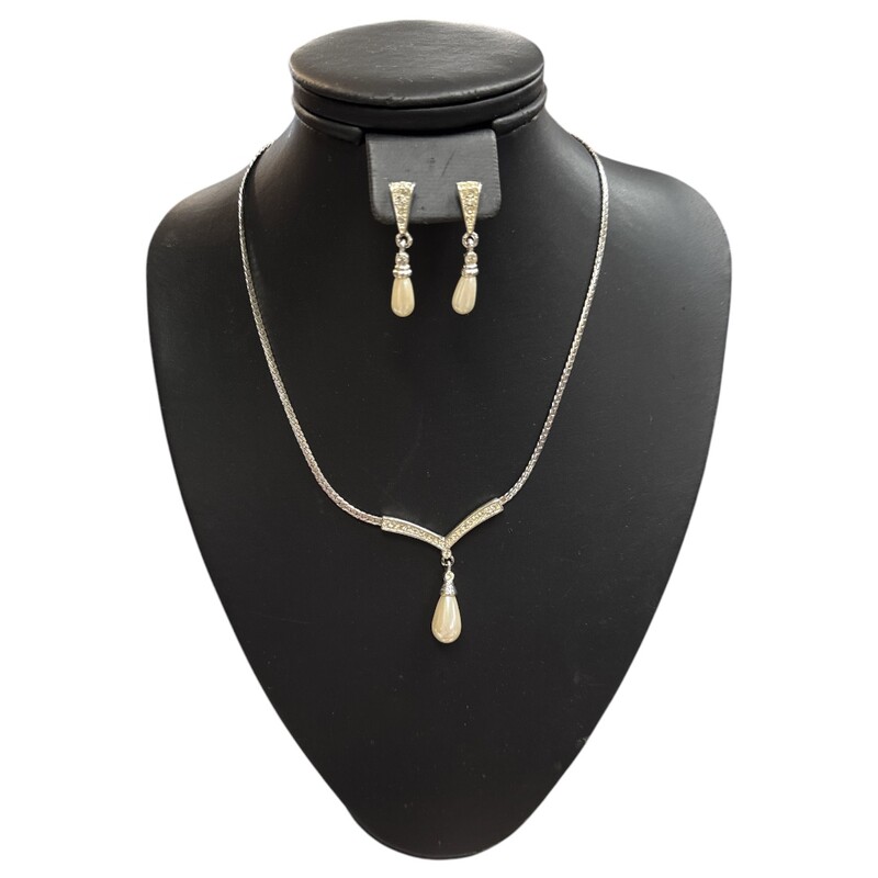 Necklace/earrings, White/sl, Size: None