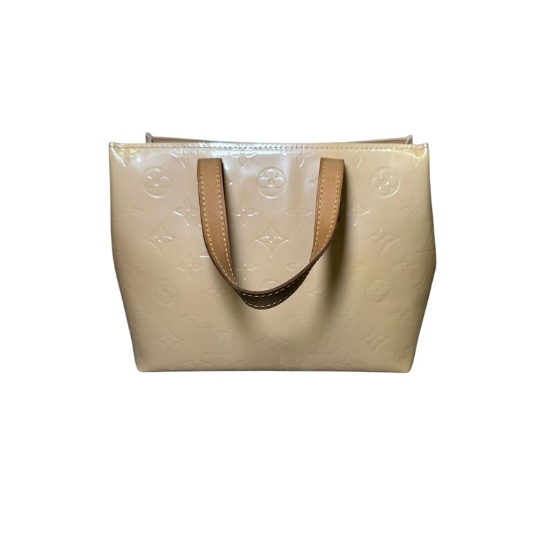 Louis Vuitton Reade Vernis Yellow Handbag<br />
<br />
Date Code: MI0064<br />
<br />
Dimensions: 9.5 L x 4 W x 7 H inches<br />
<br />
In very good condition. Some very minor marks on the patent leathe and interior<br />
<br />
Does not come with original dust bag or box.