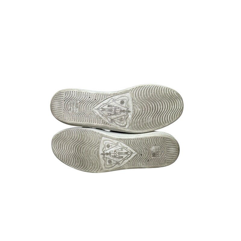 Gucci Ace Of Hearts Sneakers<br />
<br />
Size 36.5<br />
<br />
Style Code: 435638<br />
<br />
In very good condition. Some marks on soles.<br />
<br />
Does not come with original dust bag or box.