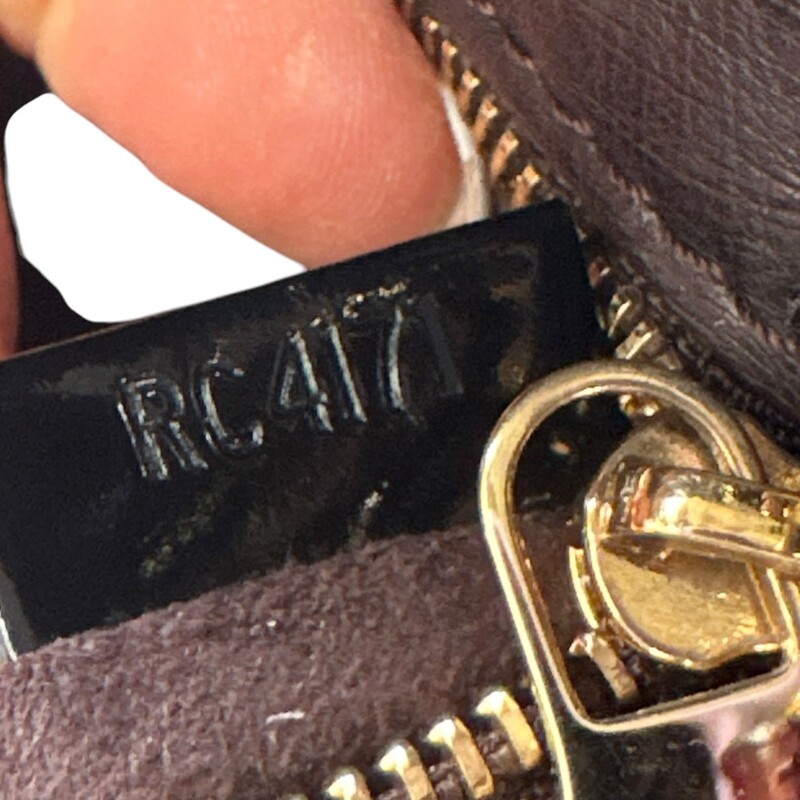 Louis Vuitton Etoile Exotique Phyton Quilted Bag<br />
<br />
Date Code: RC4171<br />
<br />
Dimensions:16 L  x  13 H  inches<br />
<br />
In very good condition. No long strap included. Some minor scuffs on the hardware and some minor marks inside the interior.<br />
<br />
Does not come with original dust bag or box.