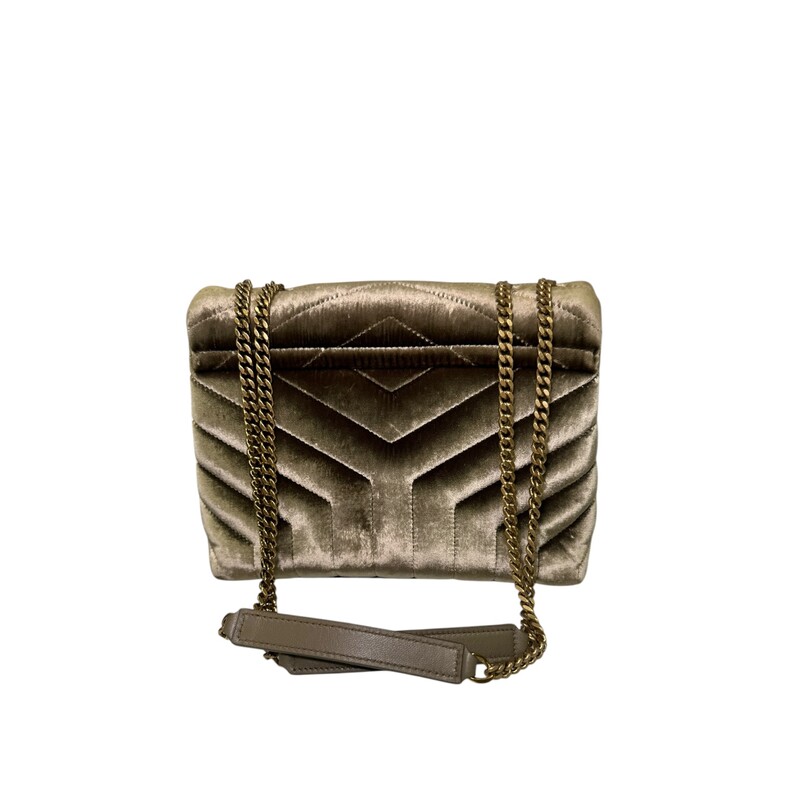 Saint Laurent Loulou Crushed Velvet Handbag<br />
<br />
Style Code:PMR49699.0923<br />
<br />
Dimensions: 9L x 7 H inches<br />
<br />
In very good condition.Faint scratches on hardware.<br />
<br />
Comes with original dust bag and box.