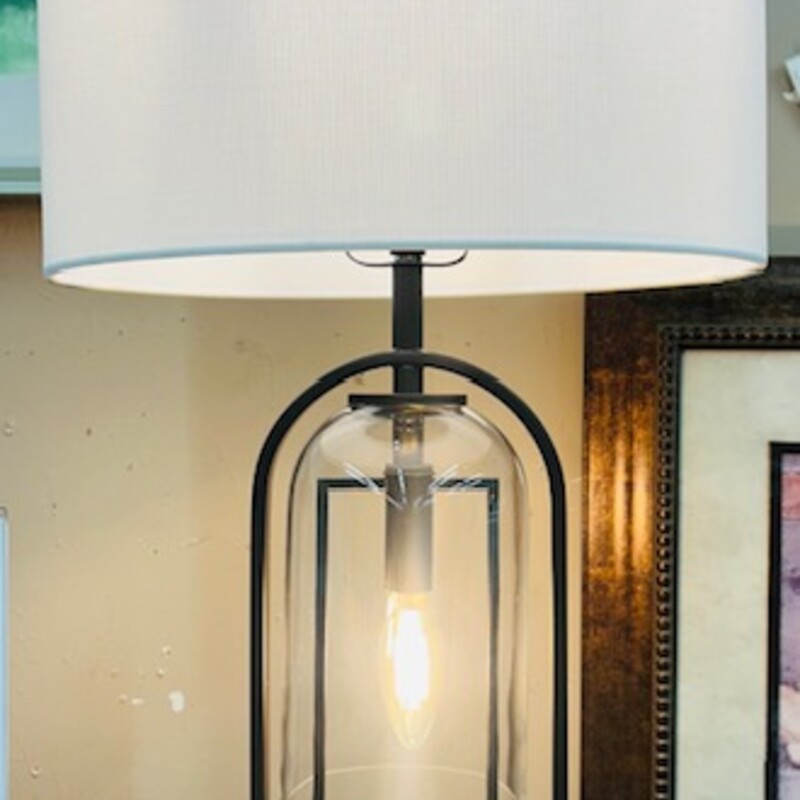Iron Glass Cloche Lamp
Black White Clear Size: 14 x 26H