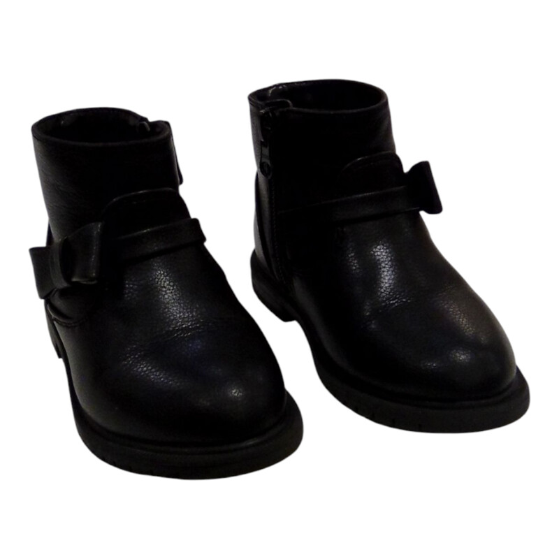 Shoes: Black Ankle Boot, Kids, Size: 7

Located at Pipsqueak Resale Boutique inside the Vancouver Mall, Suite 230, (upstairs between Round 1 and Golds Gym) or online at: #pipsqueakresale

All items are photographed prior to being steamed. Cross posted, items are located at #PipsqueakResaleBoutique, payments accepted: cash, paypal & credit cards. Any flaws will be described in the comments. More pictures available with link above. Local pick up available at the #VancouverMall, tax will be added (not included in price), shipping available (not included in price, *starts at $9.99; please contact regarding shipment of toys or other larger items), item can be placed on hold with communication, message with any questions. Join Pipsqueak Resale - Online to see all the new items! Follow us on IG @pipsqueakresale / Facebook @pipsqueakresaleboutique & Thanks for looking! Due to the nature of consignment, any known flaws will be described; ALL SHIPPED SALES ARE FINAL. All items are currently located inside Pipsqueak Resale Boutique as a store front items purchased on location before items are prepared for shipment will be refunded.

#resalerocks #shopsmall #pipsqueakresale #shopvanmall #vancouverwa #portland #reusereducerecycle #fashiononabudget #chooseused #consignment #savemoney #shoplocal #weship  #shopvanmall #vancouvermall #vancouver #vancouverwashington #keepusopen #shoplocalonline #resale #resaleboutique #mommyandme #minime #fashion #reseller #usedclothing #usedtoys #secondhand #consign #store #clothes #womensclothes #kidsclothes #shopvancouvermall