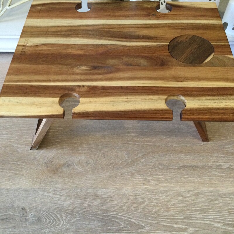 Folding Serving Tray With Wine Glass Holders,<br />
Brown,<br />
Size: 19 X 13.75 x 14.5 In