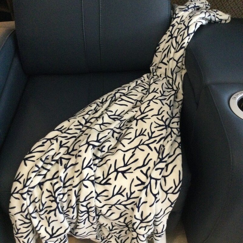 Nautical Throw Coral Motif,
Cream/Navy Blue