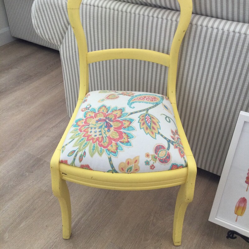 Shabby Chic Balloon Chair,
Yellow/Multi,
Size: 33.5 X 18 In