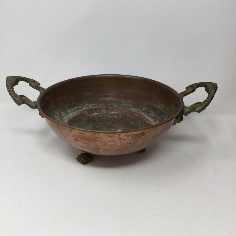 Vintage Copper Bowl With Claw Feet,
Copper/Brass,
Size: 11.5 X 4 In