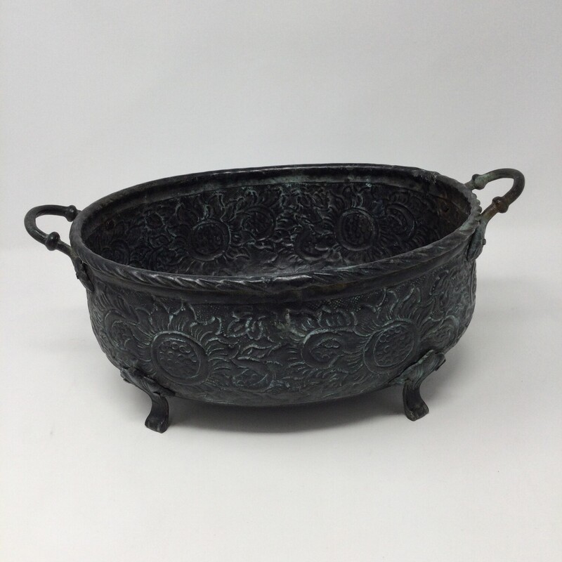 Metal Planter With Sunflower,
Black,
Size: 13 X 8.5 X 5 In