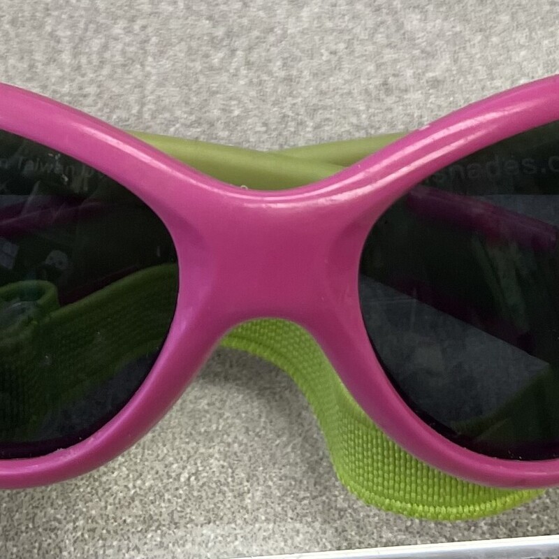 Real Shades Sunglasses, Pink, Size: 2Y+
Pre-owned