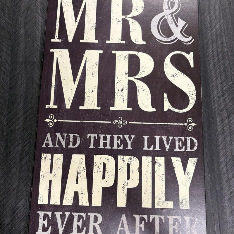 Mr/mrs Happily Sign