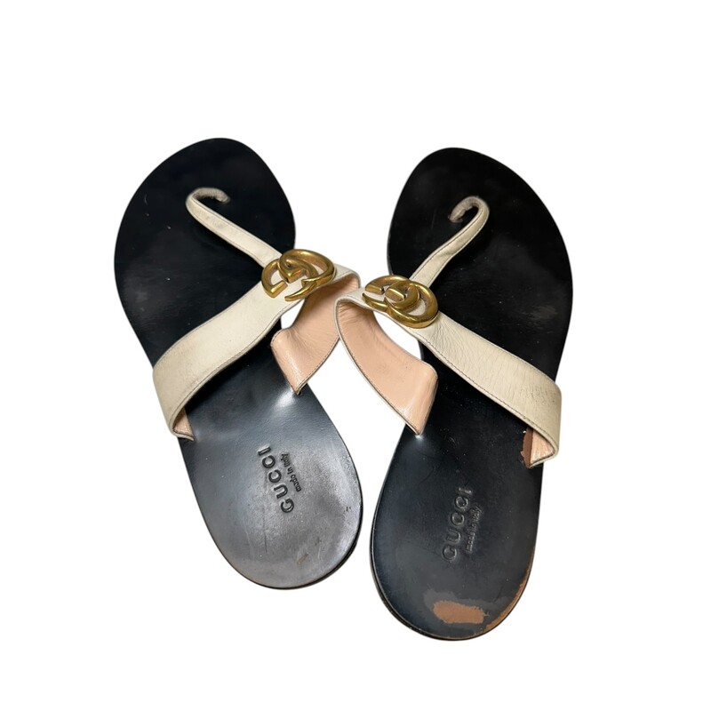 Gucci GG Marmont Cream Sandals<br />
<br />
Size 40<br />
<br />
In good condition. Wear throughout the shoes. Loss of shape.<br />
<br />
Does not come with the original dust bag or box.