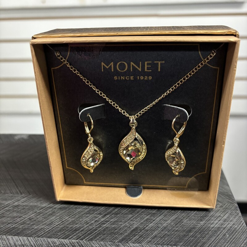 Monet Earrings Necklace Set