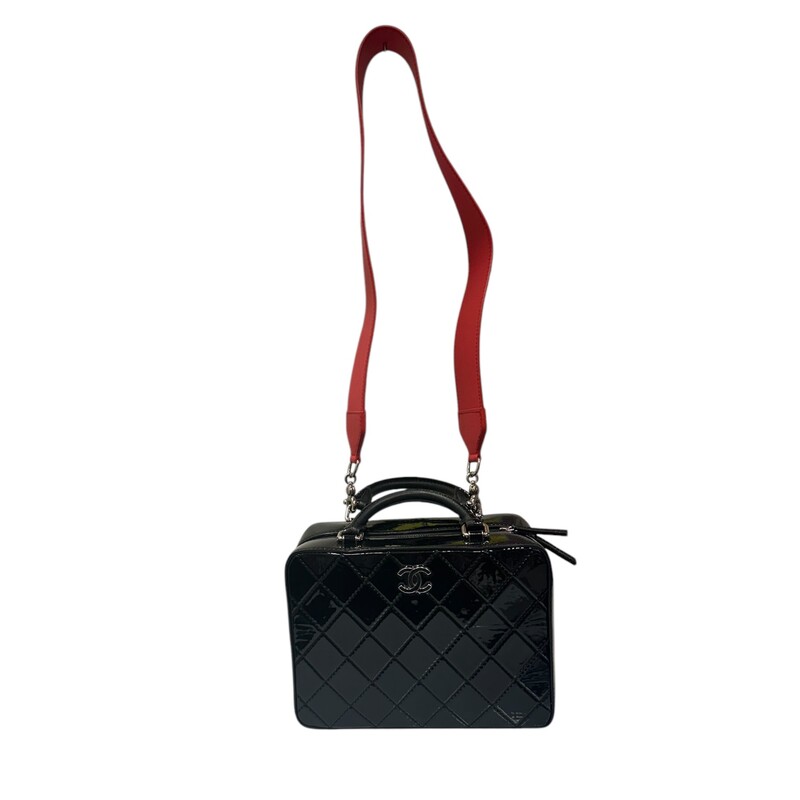 Chanel Vanity Quilted Patent Black<br />
<br />
Date Code: 2915****<br />
<br />
Dimensions:<br />
Length: 7.75 in<br />
Height: 6 in<br />
Width: 3.75 in<br />
Drop: 3 in<br />
Drop: 19 in<br />
<br />
In very condition. Light scuffs througout.<br />
<br />
Comes with the original dust bag and card. No box.