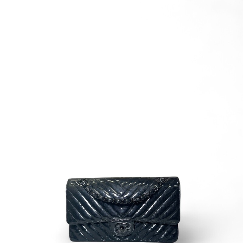 Chanel So Black Classic Double Flap Bag Chevron Crinkled Patent Medium

Date Code: 26******

Dimensions:
10W x 6.5H x 2.5D
9 handle drop
16 strap drop

In excellent condition. Light scuffs to the interior.

Comes with the original dust bag and card. No box.