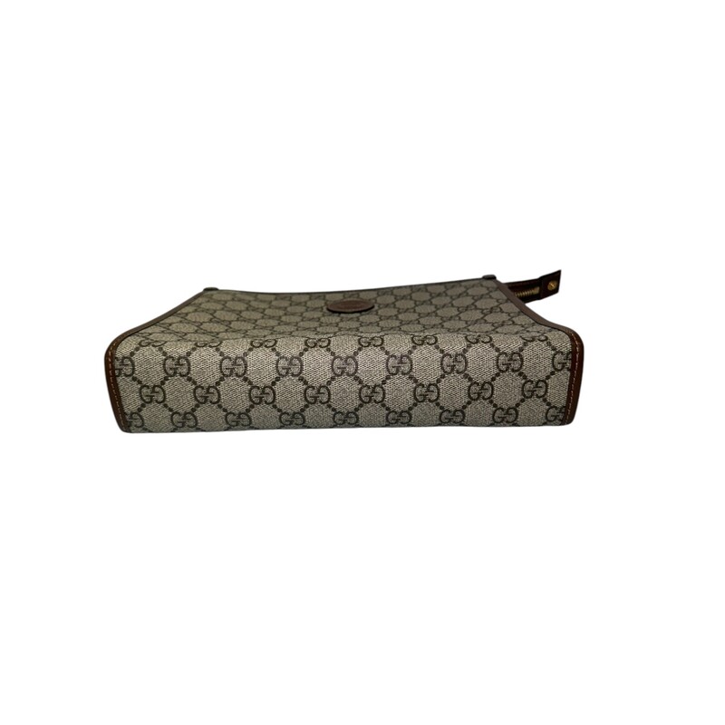 Gucci Supreme Canvas Beauty Pouch<br />
<br />
Code: 672956 0416<br />
<br />
Dimensions: 10.2 in W x 8in H x 2in D<br />
<br />
In very good condition. Light wear<br />
<br />
Does not come with the original dust bag or box.