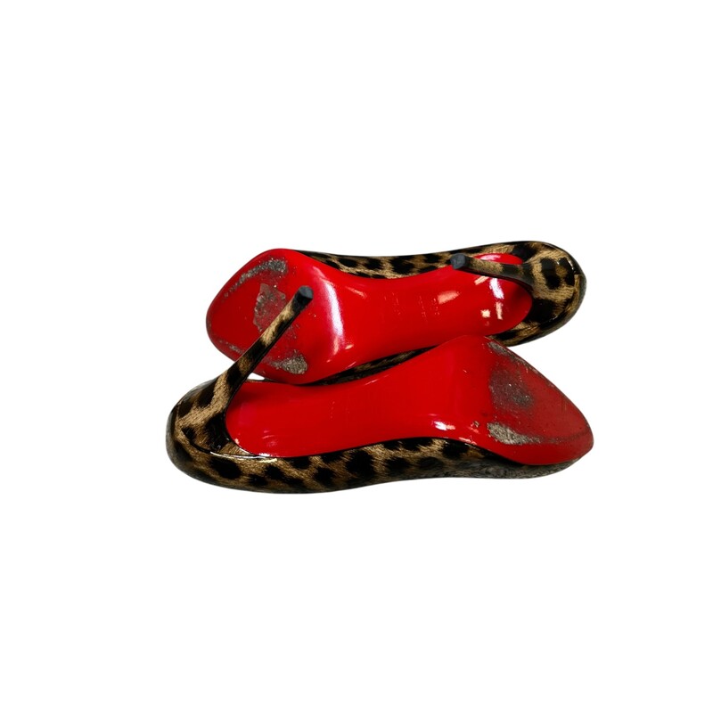 Louboutin Leopard Heart Heels<br />
<br />
Size 37.5<br />
<br />
In very good condition. Some wear of bottoms.<br />
<br />
Comes with original dust bag and box.