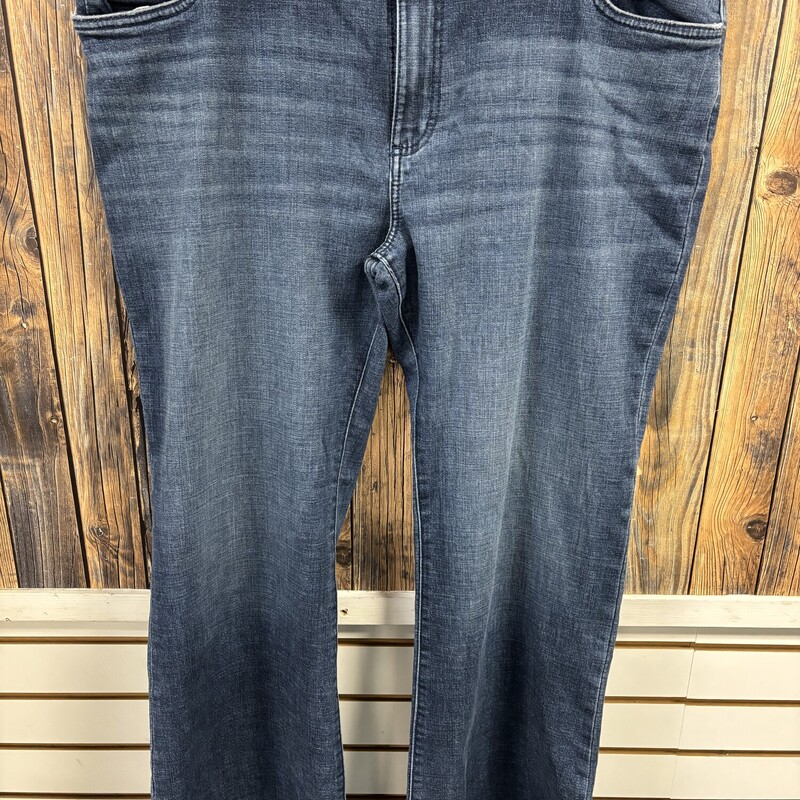 Wrangler Blue Jeans, Size: 18