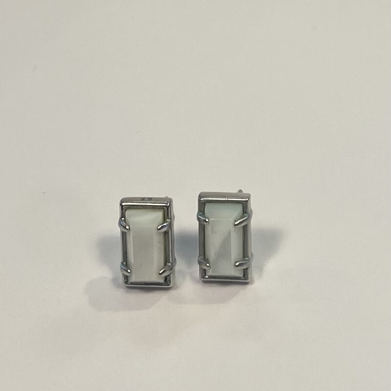 Rhodium M Pearl Stud Ear