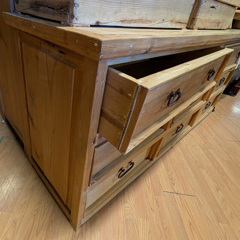 Rustic Pine Dresser, 8 Drawer<br />
82 x 22 x 35h
