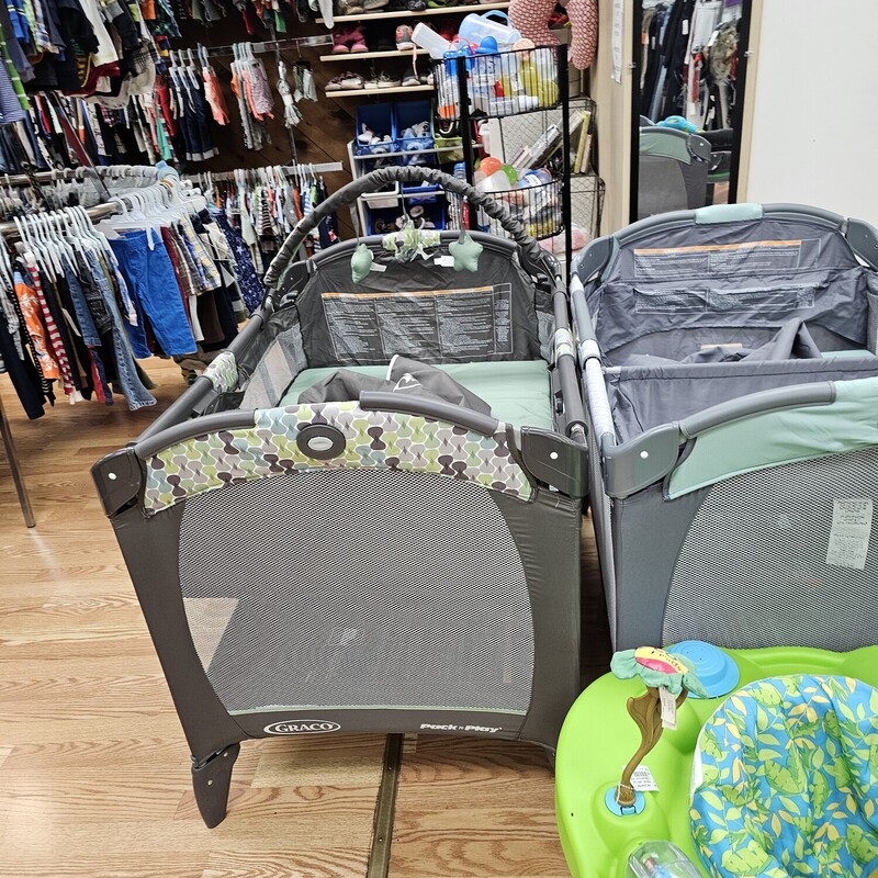 GRACO PACK N PLAY, GRAY