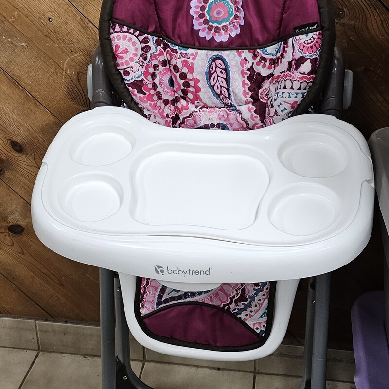BABY TREND HIGH CHAIR