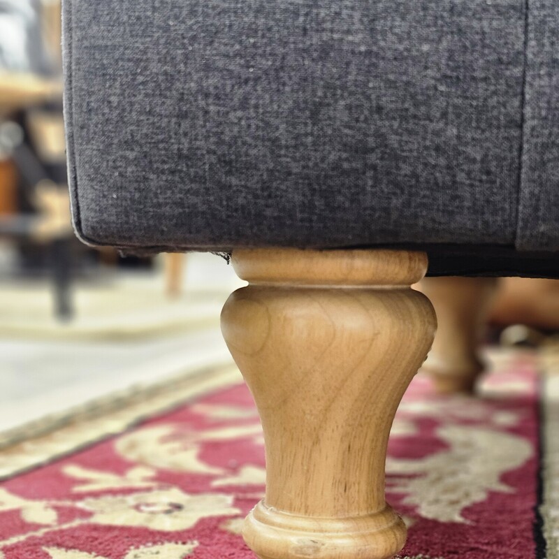 Linen Roll Arm Tufted Sofa<br />
Size: 82Lx29Hx33W