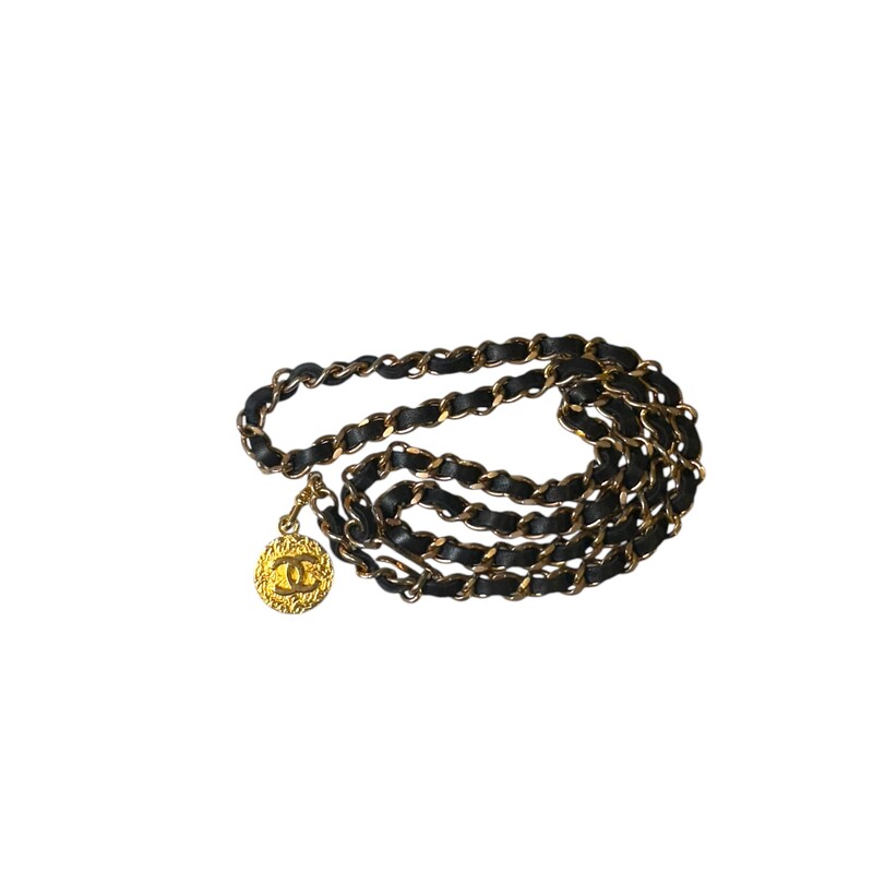 Chanel Chain Leather Gold Vintage Belt<br />
<br />
Size Medium 90cm<br />
<br />
In good condition. Tarnishing to the hardware.<br />
<br />
Does not come with the original dust bag or box.
